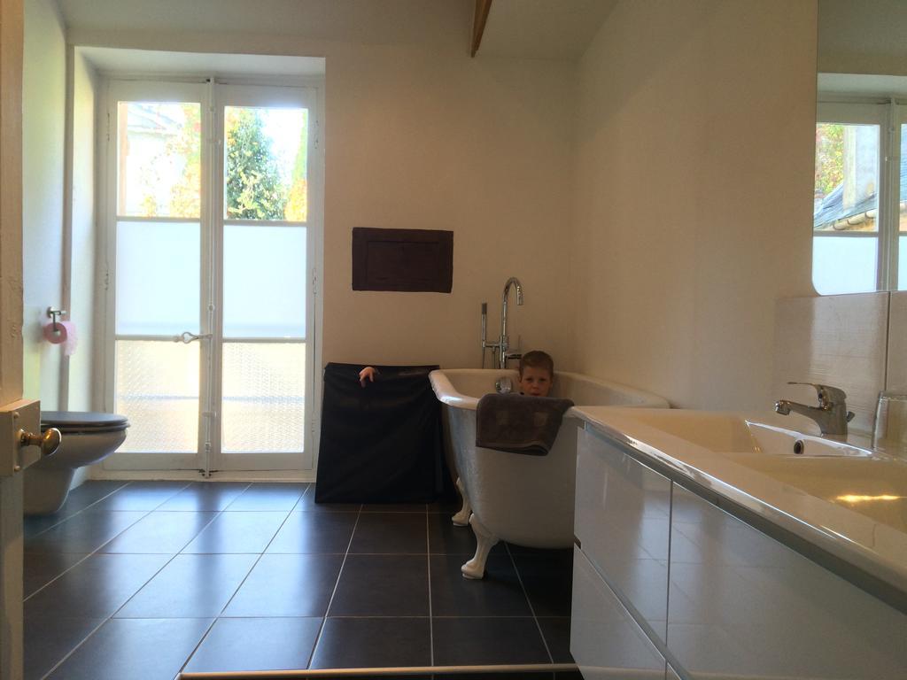 Chateau De Seurre - No Boring People Please - O6-Io-66-95-83 Bed and Breakfast Exteriör bild
