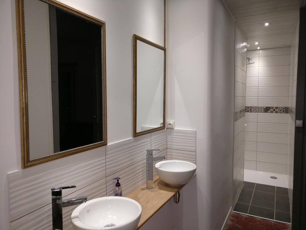 Chateau De Seurre - No Boring People Please - O6-Io-66-95-83 Bed and Breakfast Exteriör bild