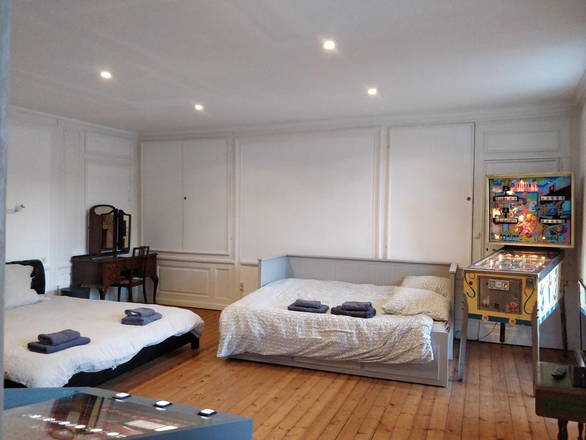 Chateau De Seurre - No Boring People Please - O6-Io-66-95-83 Bed and Breakfast Exteriör bild